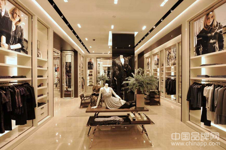 Burberry品牌亚太区最大旗舰店在上海开业