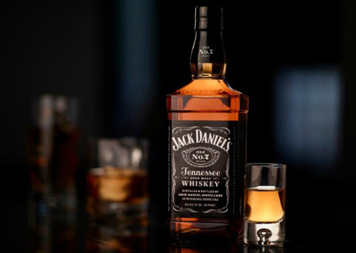 产品全新发布有哪些值得推荐，杰克丹尼推出歌王辛纳屈纪念款威士忌