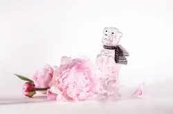 Dior推BOBBY爱犬造型限定香水