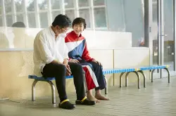 影／日本是枝裕和导演！新片“中间泳道”拍出抗癌女泳将池江璃花子如何改变命运